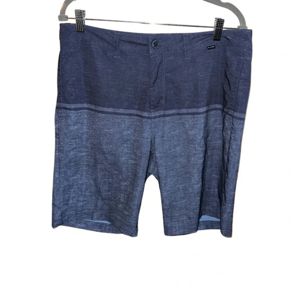 Travis Mathew Two Tone Blue Casual Golf Shorts Size 34 - Picture 1 of 6